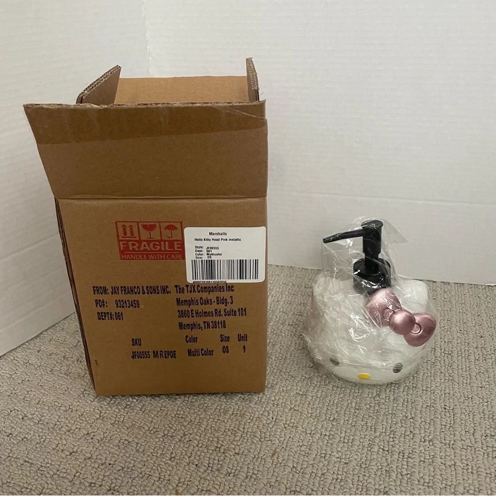 New hello kitty pink metallic pump